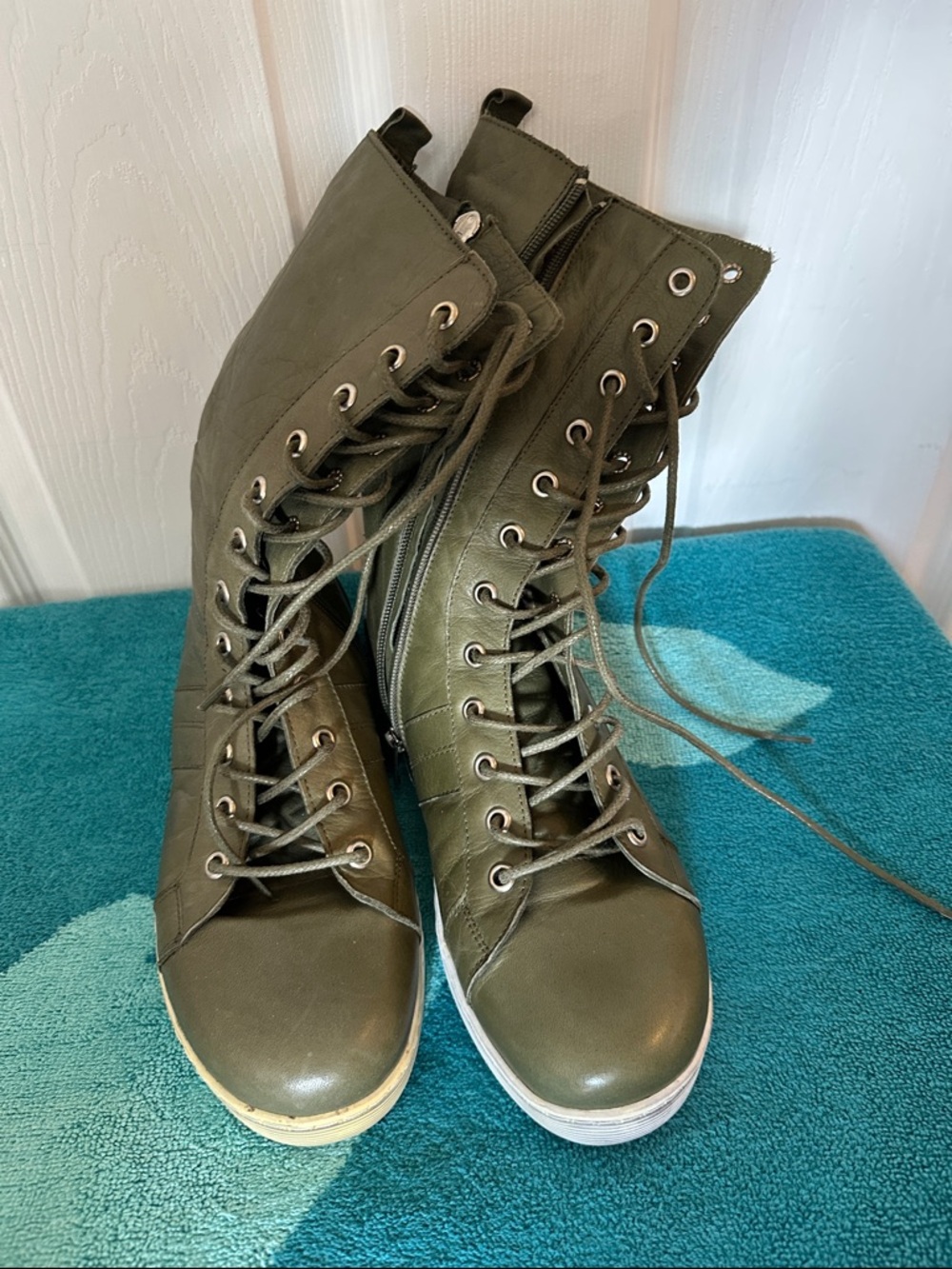 Olive Green Lace-Up Women's High-Top Boots